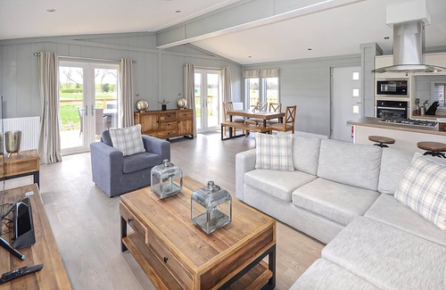 Newbury Ski Chalet | Signature Spa Four Pet