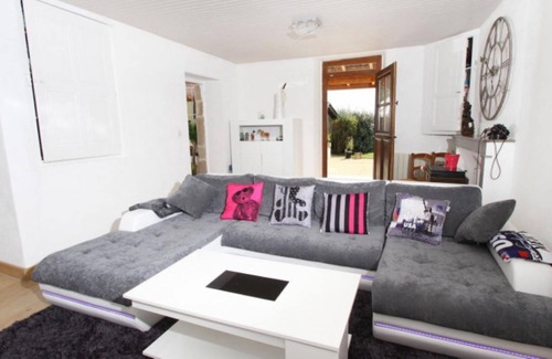 Montmiral House | Silence and fullness in a haven of peace