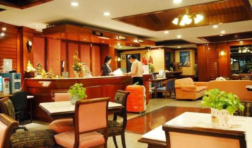 Bang Rak Hotel | Silom Village Inn