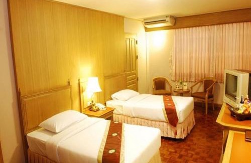 Bang Rak Hotel | Silom Village Inn