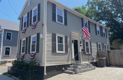 Salem Hotel | Silsbee's by Daniels House