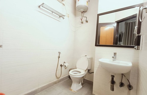 Janakpuri Hotel | Silver Arrow Guest House