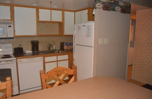Snowshoe Condo | Silver Creek 1703 - 2 Bdrm Condo, A/C, No Cleaning Fee, Pool & Hot Tub