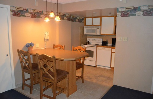 Snowshoe Condo | Silver Creek 1703 - 2 Bdrm Condo, A/C, No Cleaning Fee, Pool & Hot Tub