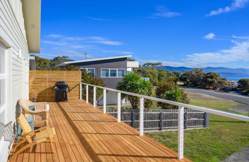 Bicheno House | Silver Hill ~ from farm cottage to splendid beachy vibes!