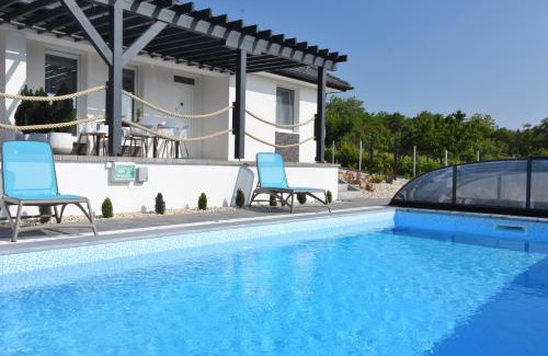 Balatonalmadi Apartment | Silver Home Apartman "A"