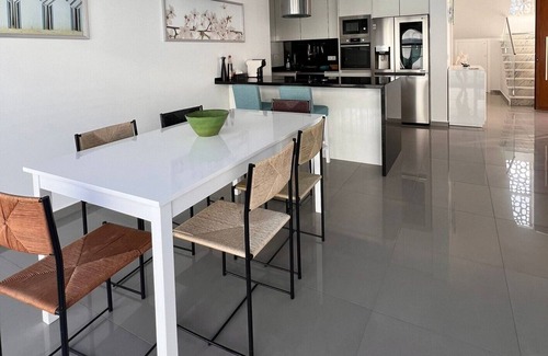 Salir do Porto Villa | Silvercoast Villa Concha Baia - private heated pool and rooftop seaview lounge.