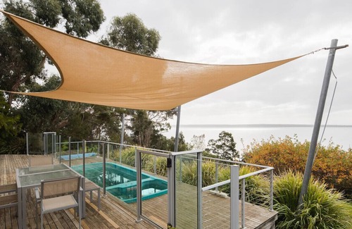 Tenby Point House | Silverstone Cottage Private Beachfront Pet Friendly