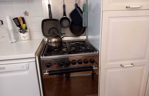 Rivarolo Ligure Apartment | Simple and essential apartment not far from the center