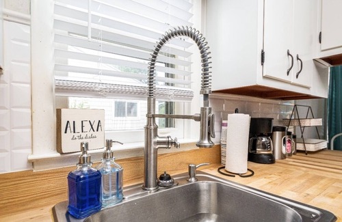 Lansing House | Simple and Sweet I 2 BR 1 BA Home in Lansing