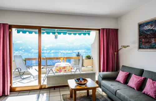 Orselina Apartment | Simple apartment on the 2nd floor for 1-3 persons.