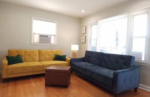 Roanoke House | Simple but functional home in a diverse neighborhood