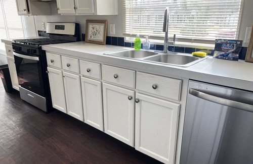 West Monroe House | Simple city Mid term stay. Close to West Monroe sports complex & IKE Hamilton