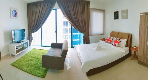 Shah Alam Apartment | Simplicity Cozy For 2 -Trefoil Setia Alam- Near Setia City Mall-Setia Convention Centre