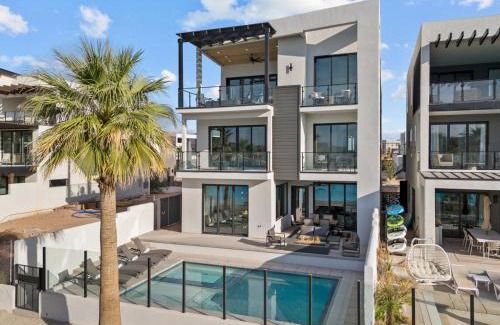 St. George House | Simply BeUTAHful at Desert Color (by Ember Stays)