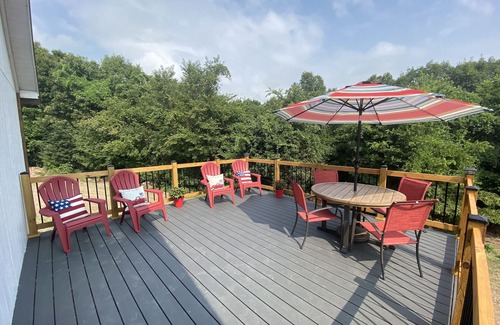 Saint Joe Cabin | Simply Buffalo sleeps 10, St Joe, AR- Float the middle beautiful Buffalo River