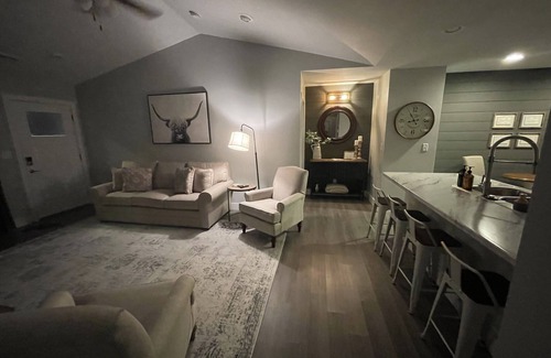 Quincy House | Simply Charming Nest-Nearly brand new, central, super clean, well appointed.