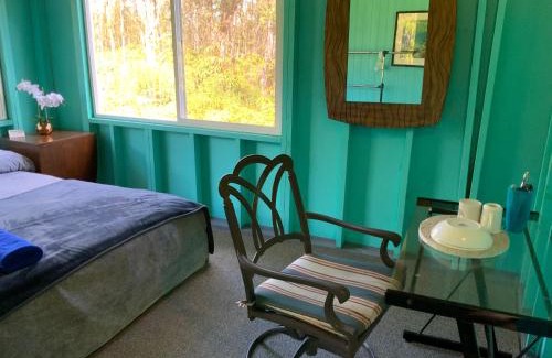 Mountain View House | Simply convenient tropical country studio