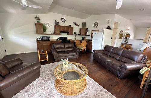 Historic Kailua Village House | Simply perfect! No one can beat 10 minutes walking to town, yet no traffic noise