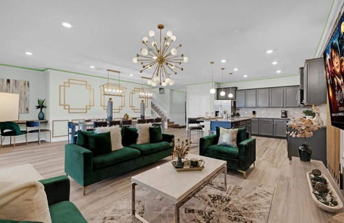 Davenport House | Simply The Best-Themed Rooms Galore-Multiple Gaming Systems-Pool and Spa-Cinema