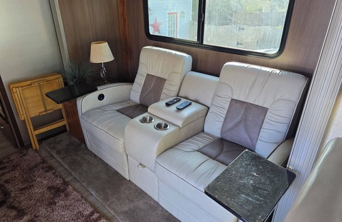 Midlothian House | Sindi the RV-Private, Secluded, Stationary