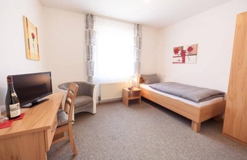 Kueser Plateau Bed & Breakfast | Single room - Gästehaus Esslinger