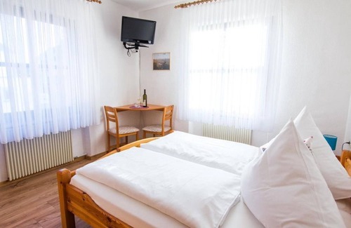 Niederemmel Bed & Breakfast | Single room on the ground floor - Gästehaus St. Eberhard