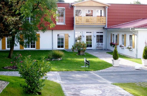 Plau am See House | Single room with balcony - Parkhotel Klüschenberg