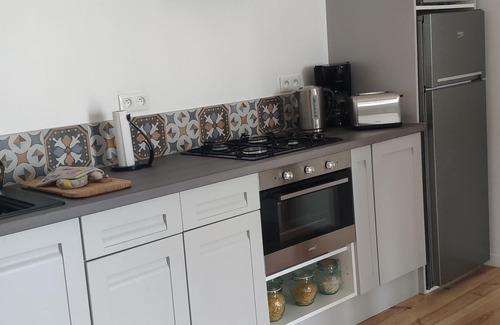 Saint-Pierre-d'Oleron Apartment | Single-storey apartment 2 steps from the market and the pedestrian street of St Pierre