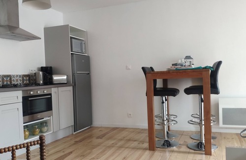 Saint-Pierre-d'Oleron Apartment | Single-storey apartment 2 steps from the market and the pedestrian street of St Pierre