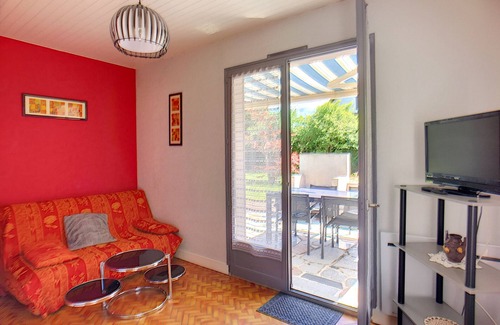 Jullouville-les-Pins House | Single-story house with garden, 200m from the beach, near shops