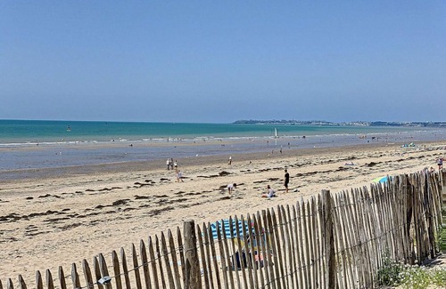 Jullouville-les-Pins House | Single-story house with garden, 200m from the beach, near shops
