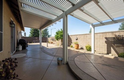 Rocklin House | Single Story Rocklin Living. Garage Included In Stay. Pets Welcome. Walk To Park