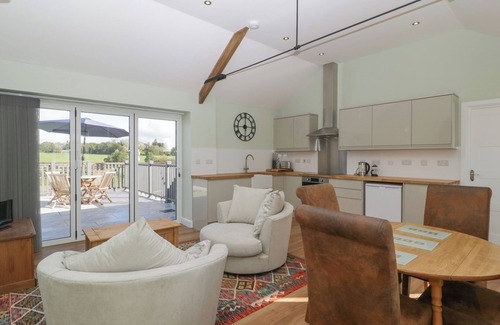 Mere Cottage | SINGLETREE COTTAGE, pet friendly, with a garden in Mere