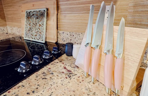 Fort Myers River District Condo | Sip and Sage Skyline- City and Water Views 2bedroom POOL Downtown Fort Myers