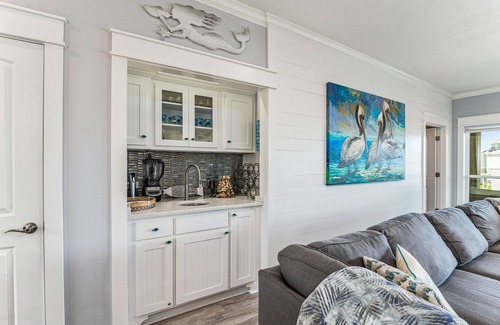 Port Bolivar House | Sip 'N Sea - Built w/All the Amenities & just a 3 minute walk to beach!