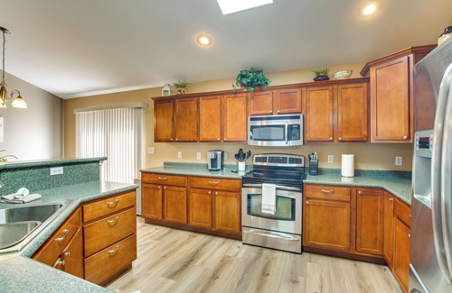 Union House | Sip, Soar & Explore: Spacious Union Home w/Yard