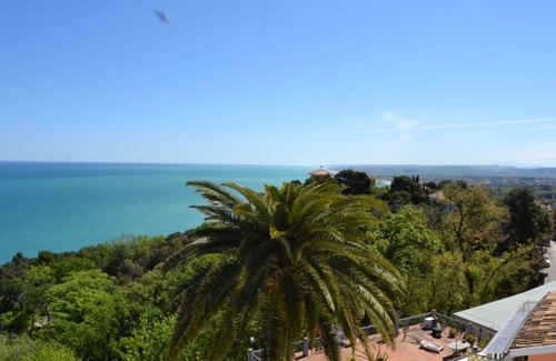 Sirolo Apartment | Sirolo, central studio apartment, historic building, sea view