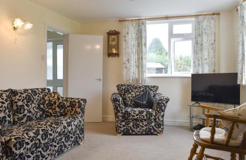 Llanarmon-yn-Ial House | Sisial Y Gwynt