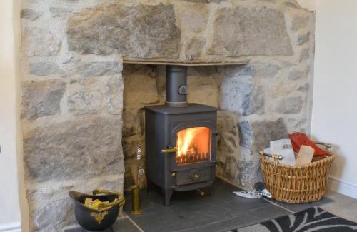 Llanarmon-yn-Ial House | Sisial Y Gwynt