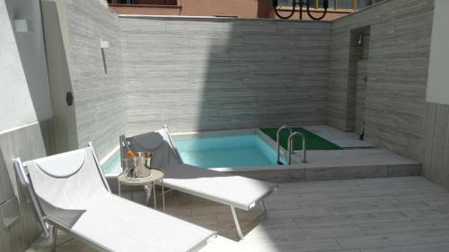 Portici House | Sisina Luxury Room Jacuzzi & Piscina