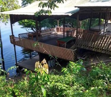 Silves House | Sitio completo no rio aneba com quiosque e praia