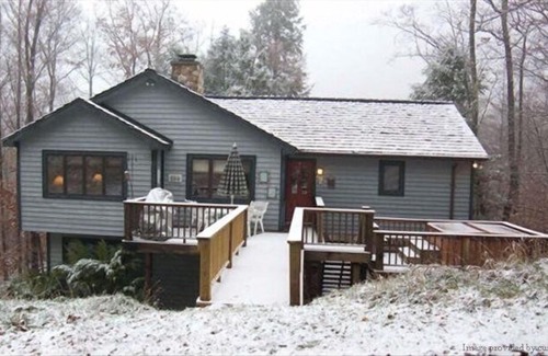 Northface House | Sits Directly on Salamander Trail at Timberline Mountain! Hot Tub on Slopes!...