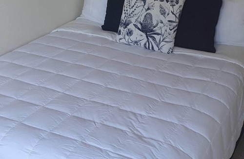 Ohope House | Situated in a quiet location close to harbour and beach.