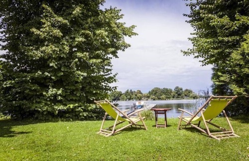 Zeuthen House | Situated on the peninsula, with private lake access