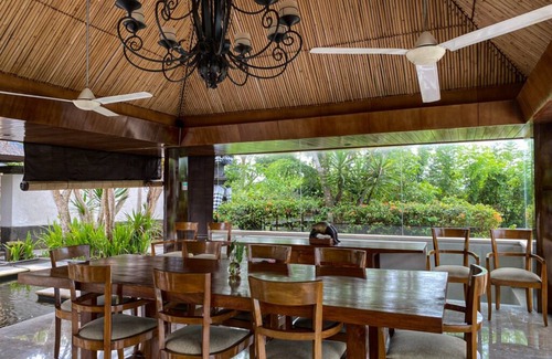 Pecatu Villa | Six-bedroom villa in Uluwatu, a perfect place to have holiday with family.