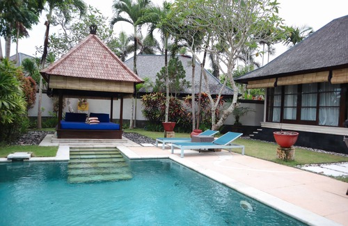 Pecatu Villa | Six-bedroom villa in Uluwatu, a perfect place to have holiday with family.