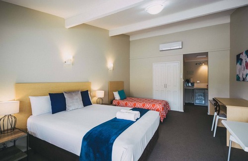 Albany Hotel | Six Degrees Motel