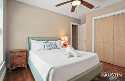 Brentwood House | Sizable Screened in Porch w Luxury Kitchen and Bath