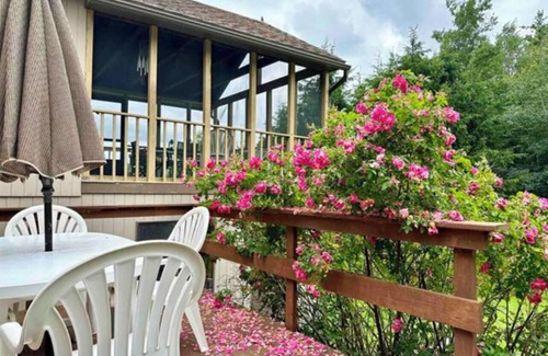 Sunapee House | Sizeable home with great view near to Sunapee Harbor, 10 mins from Mt. Sunapee